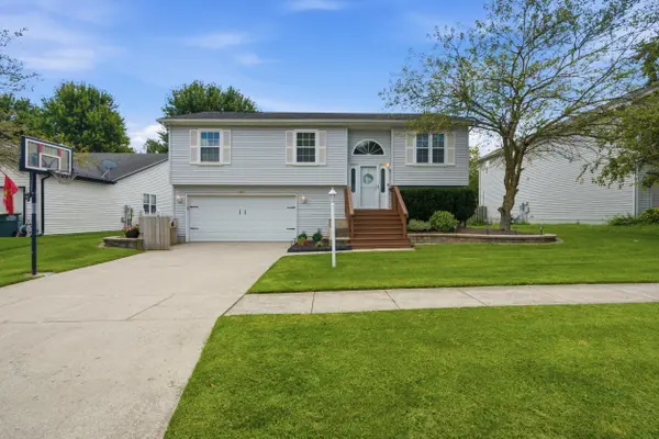 501 Killarney LN, Valparaiso, IN 46385