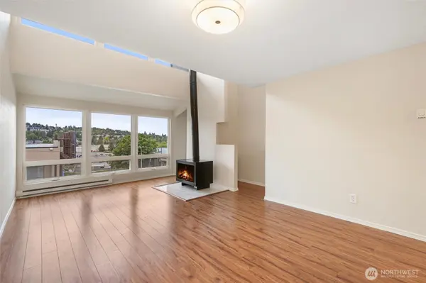 3609 14th AVE W #208, Seattle, WA 98119