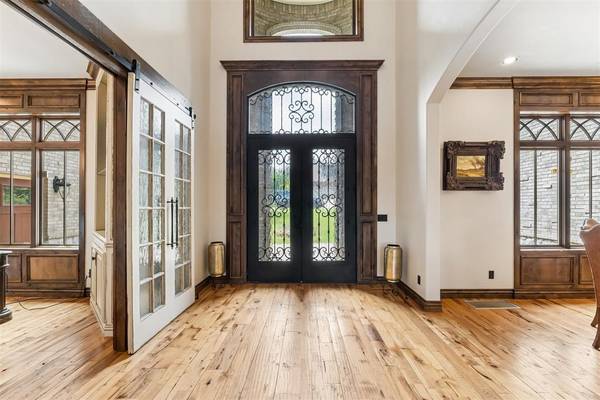 4616 Lake Front DR, Edmond, OK 73034