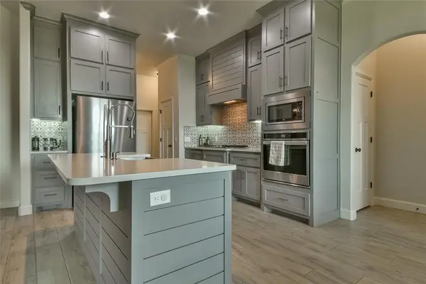 1208 N Wisteria TER, Mustang, OK 73064