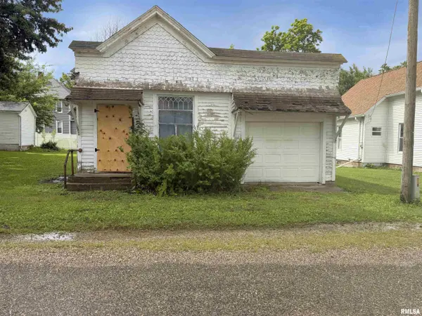 107 E MARKET ST, Table Grove, IL 61482