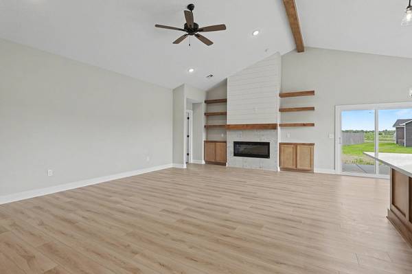 348 S Buckland St, Derby, KS 67037