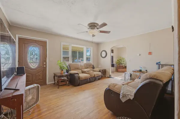217 W Chicago Ave, Colwich, KS 67030
