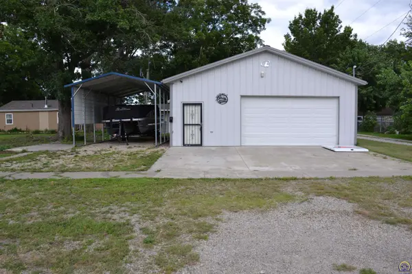 403 Lakin ST, Osage City, KS 66523