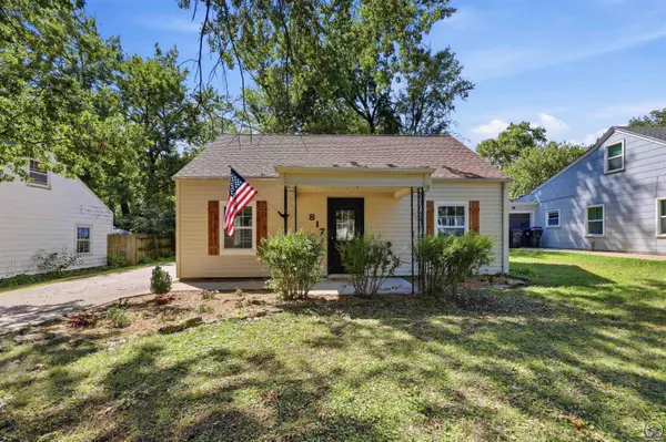 817 SW Oakley AVE, Topeka, KS 66606