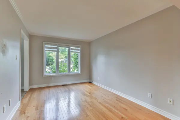 54 Sunrise CRES, London East, ON N5V 4V5