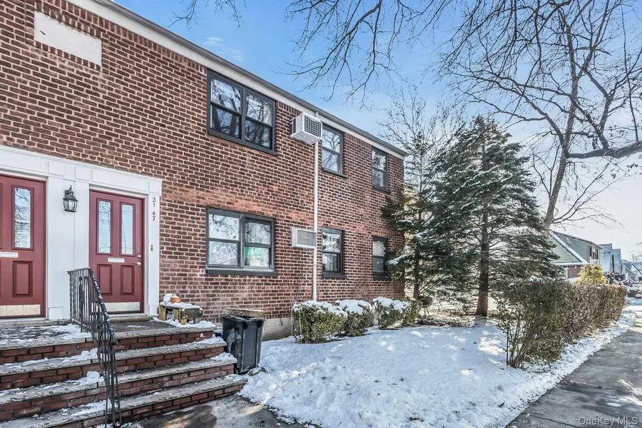 21-47 Utopia Pkwy #2, Whitestone, NY 11357