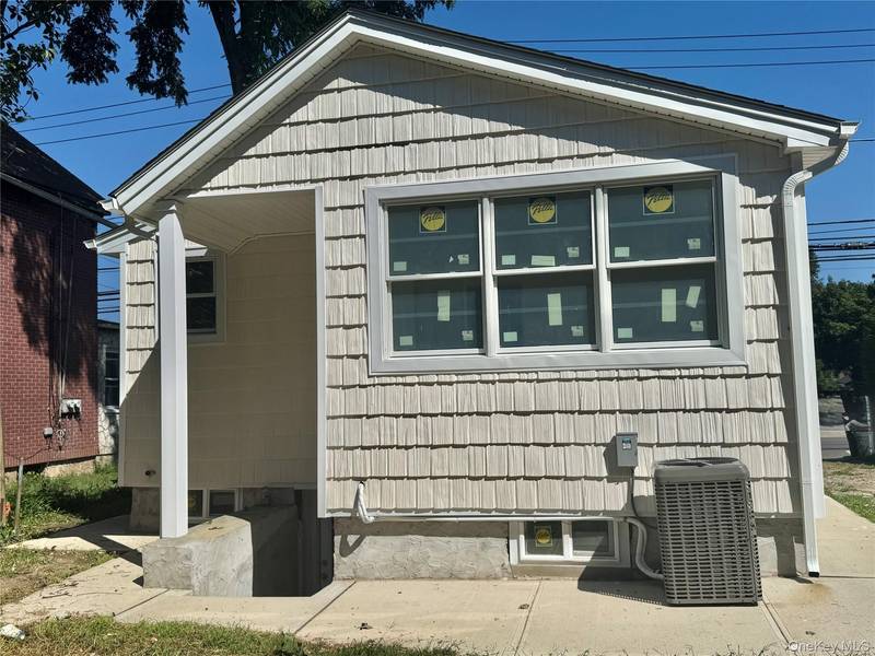 98 A Steamboat RD, Great Neck, NY 11024