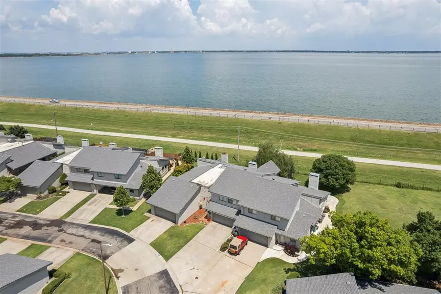 9814 NW Hefner Village DR, Oklahoma City, OK 73162