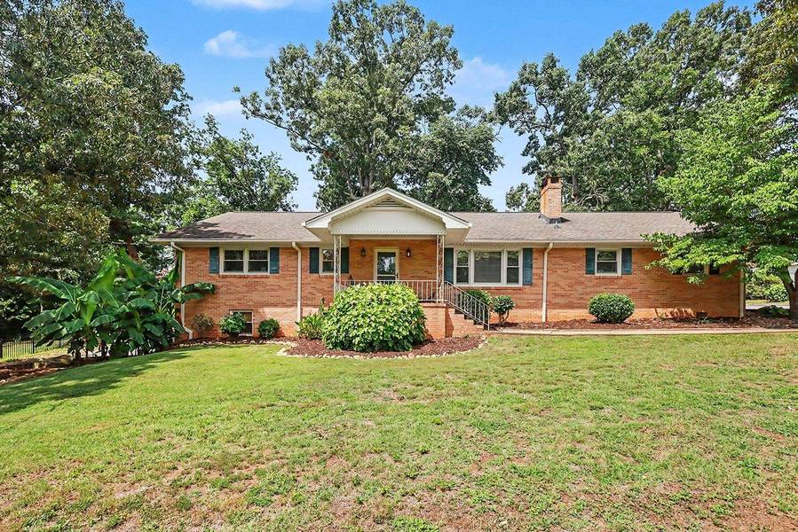 1095 Alexander RD, Taylors, SC 29687