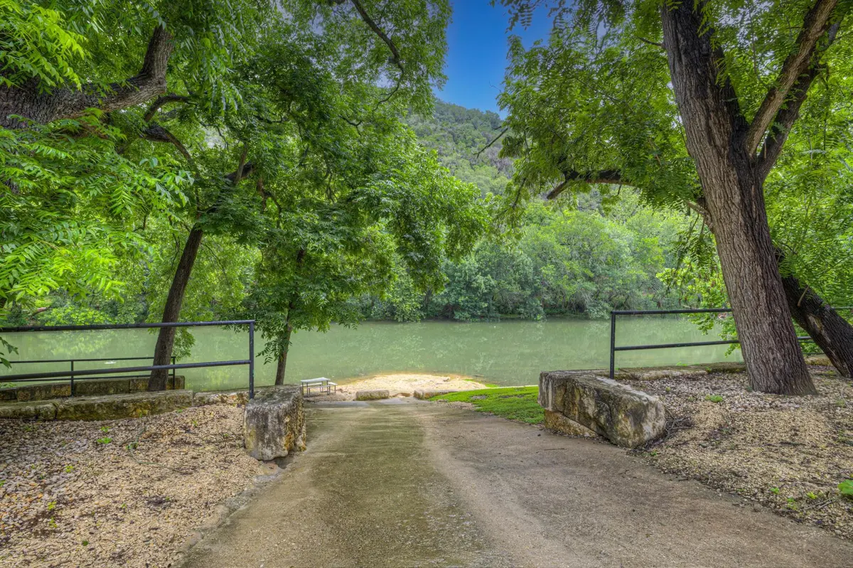 186 River Villas CT, New Braunfels, TX 78132