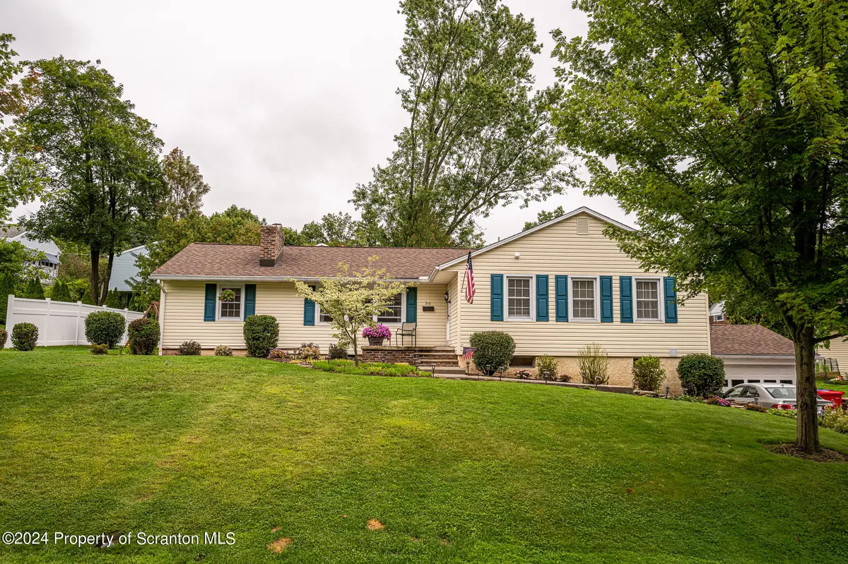 310 Crest DR #L 72, Clarks Green, PA 18411