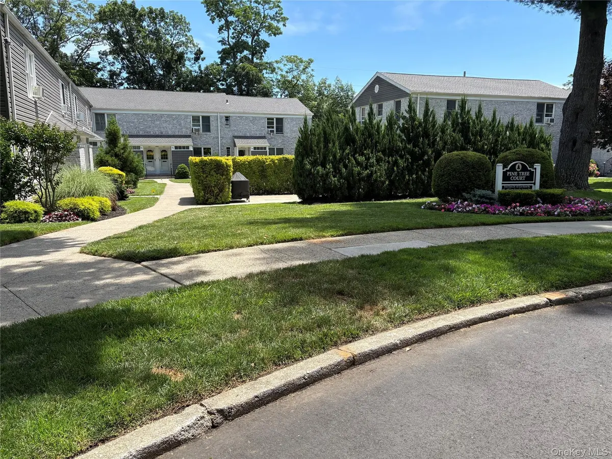 52 L Glen Keith RD #52 L, Glen Cove, NY 11542