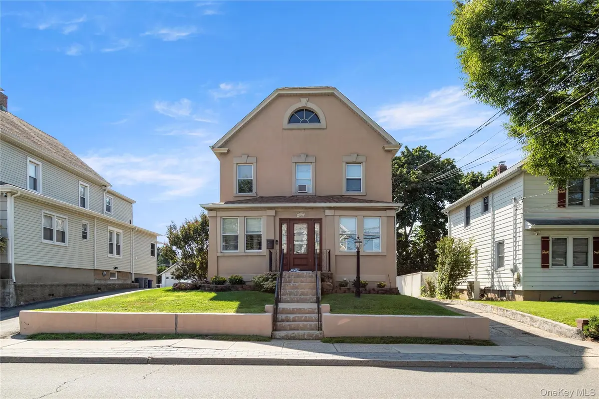 26 S Bayles AVE, Port Washington, NY 11050