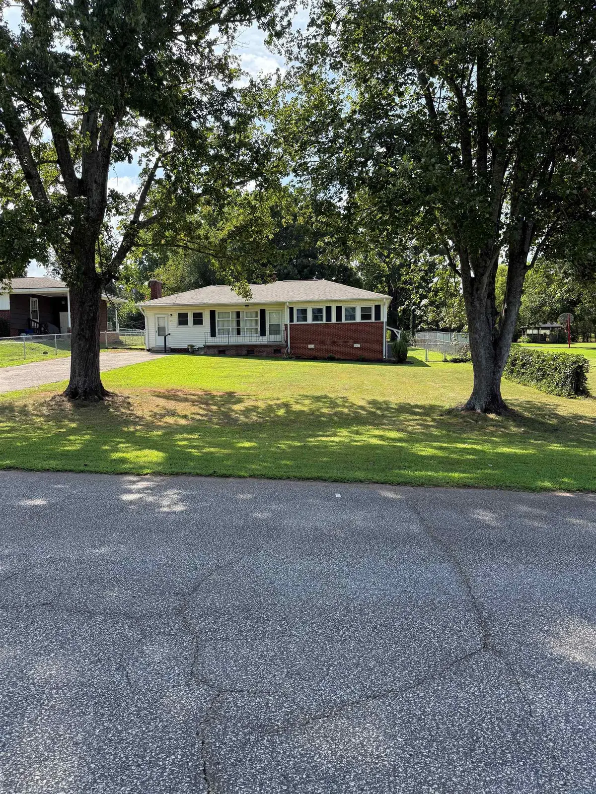 275 Fox DR, Spartanburg, SC 29302