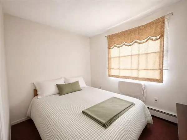 33-28 14th ST, Astoria, NY 11106