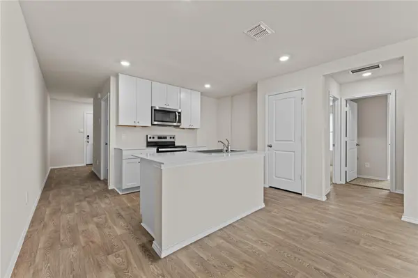 410 WILD GOOSE DR, Luling, TX 78648
