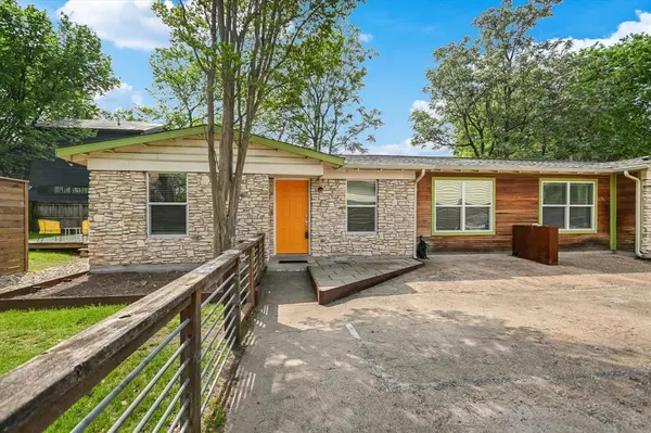 1705 E 14th ST #B, Austin, TX 78702