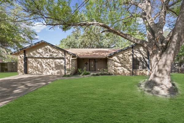 428 Connolly CIR W,  Lockhart,  TX 78644