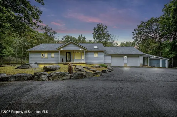 156 Hillview PL,  Shohola,  PA 18458