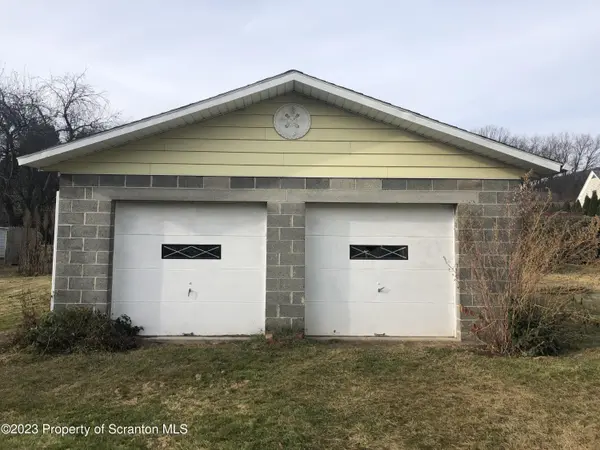 86 Yank ST, Courtdale, PA 18704