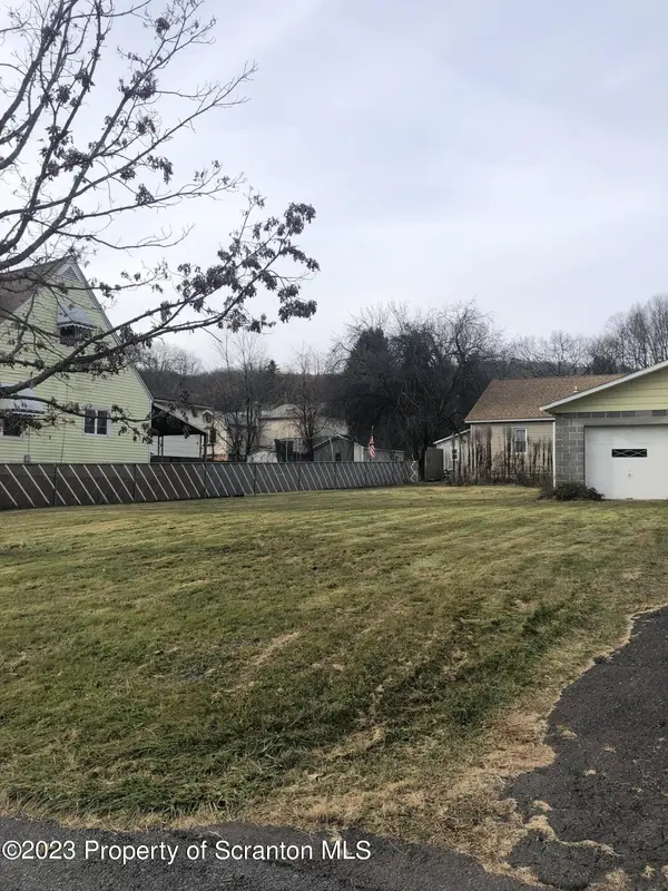 86 Yank ST, Courtdale, PA 18704