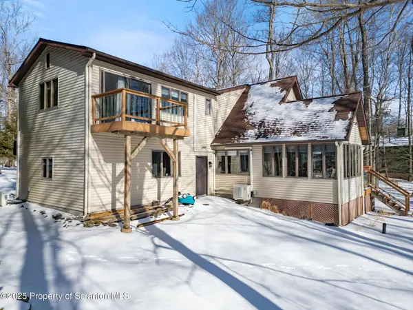102 Cherry Cove TER, Canadensis, PA 18325