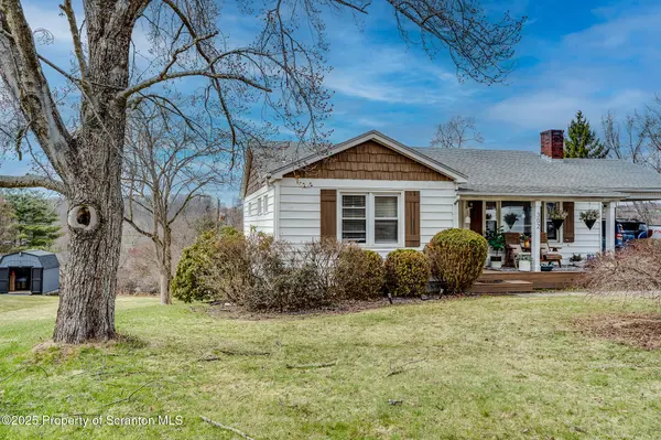 302 Highland AVE, Trucksville, PA 18708