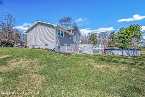 10 Woodcrest Drive DR, Tunkhannock, PA 18657