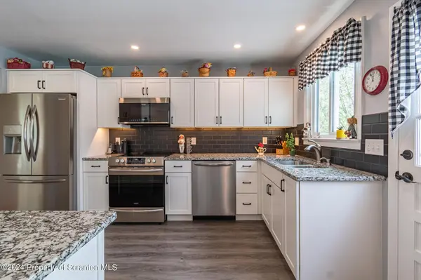 321 Crest, Clarks Green, PA 18411