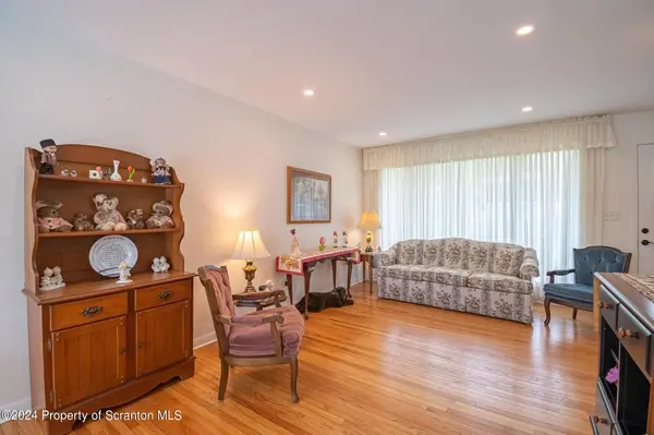 321 Crest, Clarks Green, PA 18411
