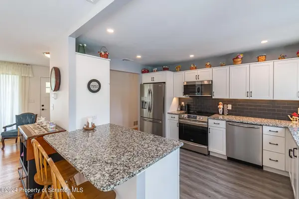 321 Crest, Clarks Green, PA 18411