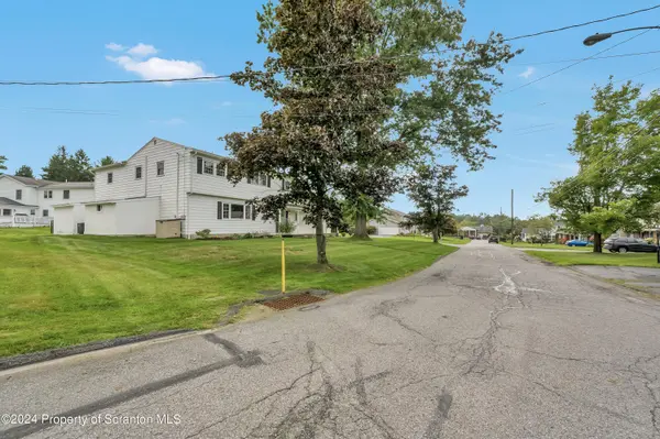 104 Belmont AVE, Clarks Green, PA 18411