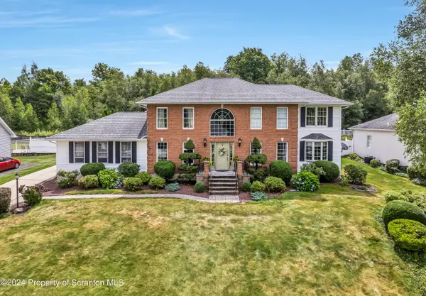 810 Laurel RD,  Mayfield,  PA 18433