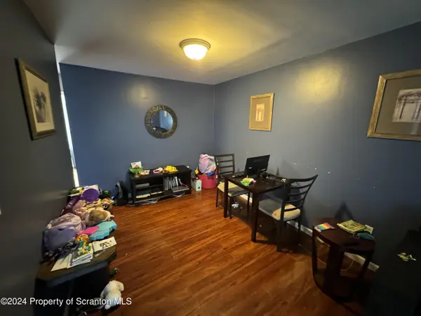 11 Briarwood WAY, South Abington Twp, PA 18411