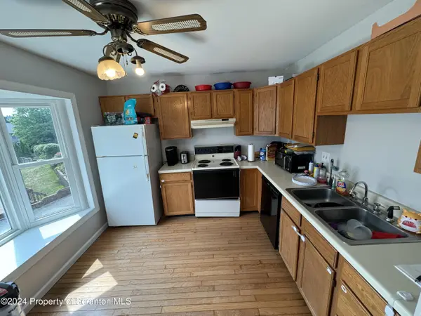 11 Briarwood WAY, South Abington Twp, PA 18411