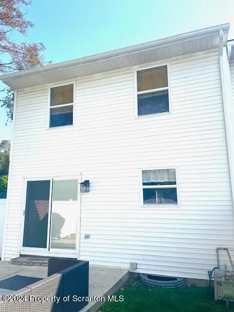 542 Clover CT, Exeter, PA 18643