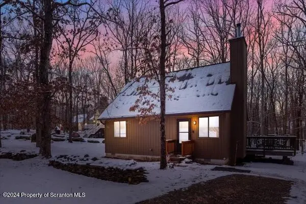 159 Rainbow DR, Lackawaxen, PA 18435