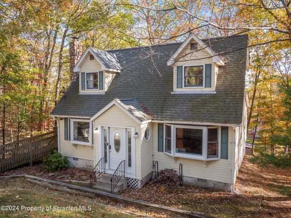 365 Wild Acres DR, Dingmans Ferry, PA 18328