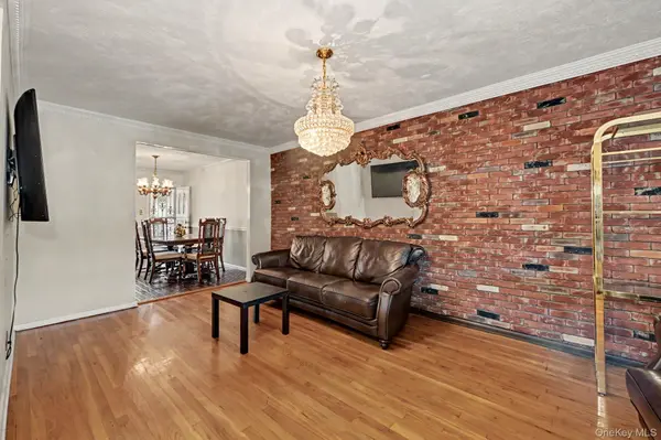 25-19 76th ST, East Elmhurst, NY 11370