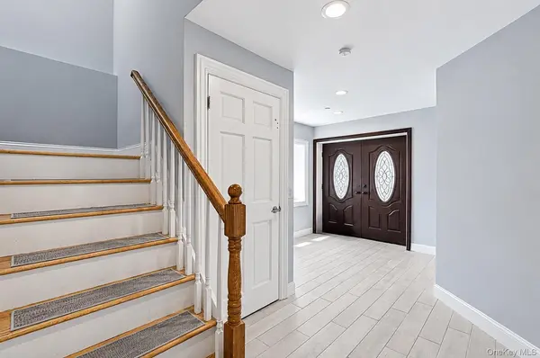 762 Pecan ST, Lindenhurst, NY 11757
