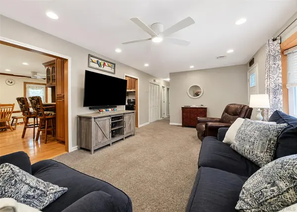 47 March CT, Selden, NY 11784