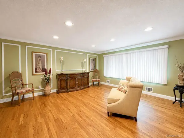 38 York DR, New City, NY 10956