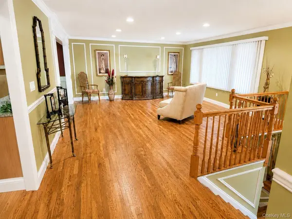 38 York DR, New City, NY 10956