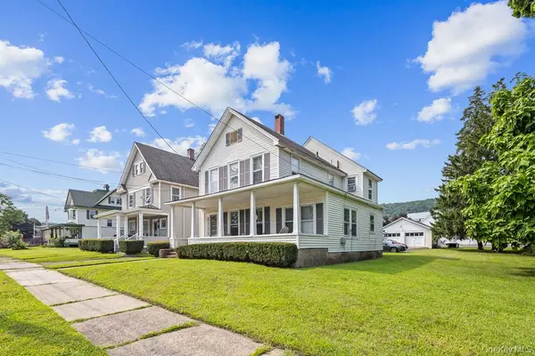 16 Clinton PL, Suffern, NY 10901