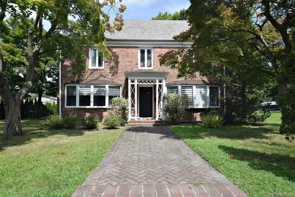 25 A Old Mill RD, Great Neck, NY 11023