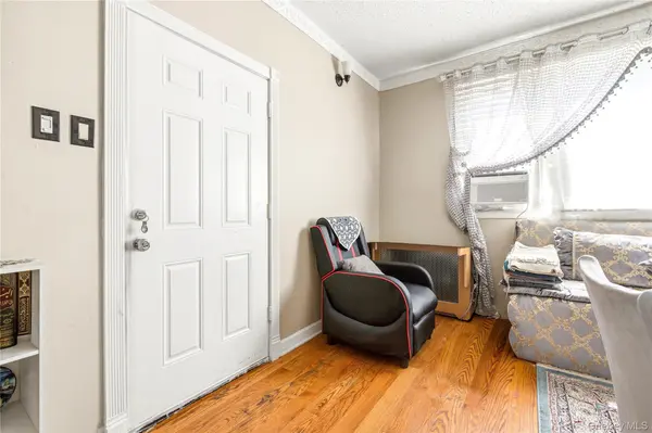 2909 23rd RD, Astoria, NY 11105