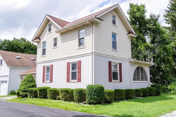 7 Maple AVE, Millbrook, NY 12545