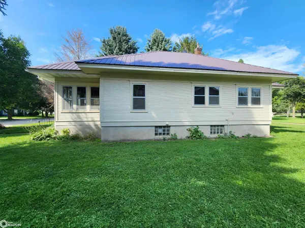 508 1st ST, Buffalo Center, IA 50424