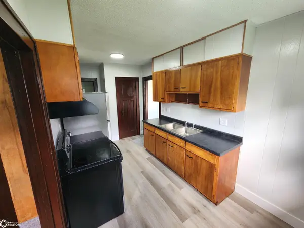 508 1st ST, Buffalo Center, IA 50424